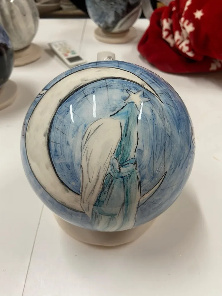 Ceramica dipinta a mano in bianco e blu